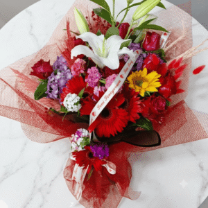 Kırmızı Tül Ambalajlı Lilyum, Gül ve Gerbera Harmanı "Seni Seviyorum" Buketi